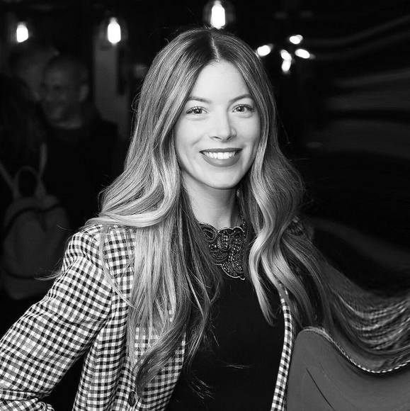 Meet your Posher, Dominique - Picture 1 of 1